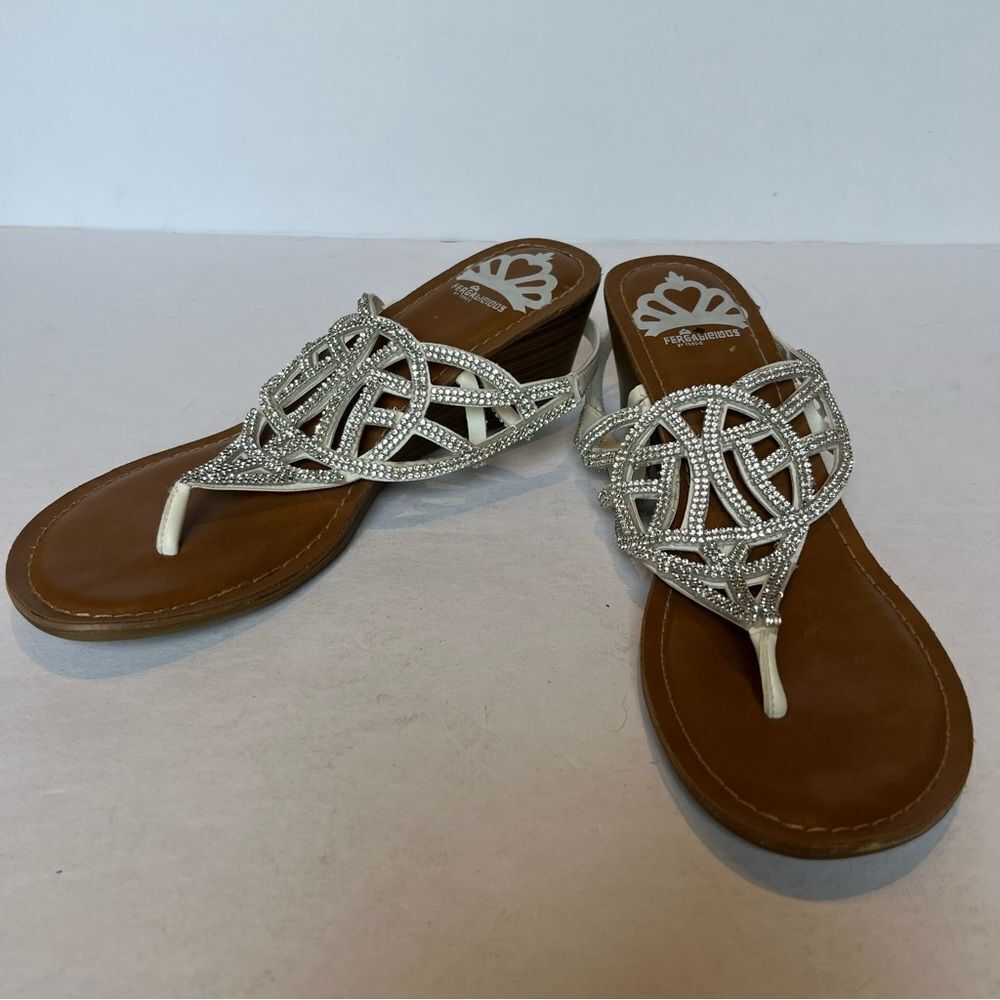 Fergalicious Women's White/Silver Thong Sandals Sparkly Size 7.5M Strappy
